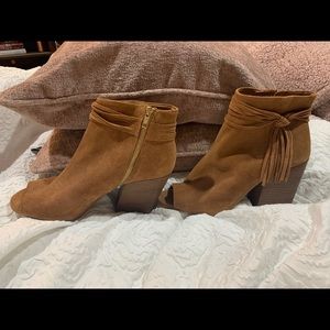 Steve Madden NWOT Suede Open-Toed Booties